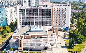 Готель Братислава